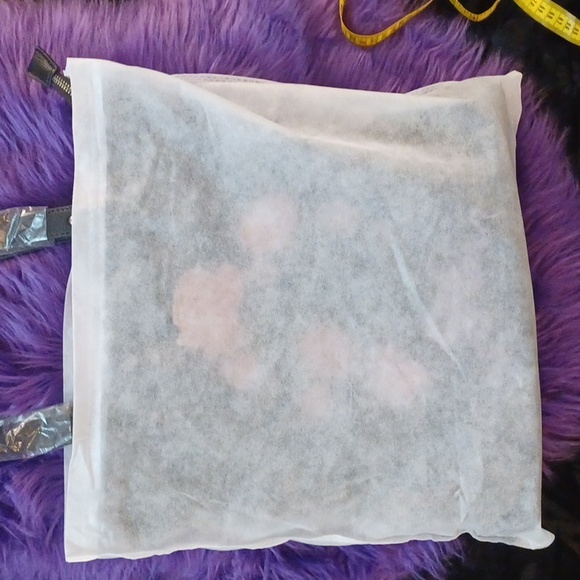 DOLLSKILL WIDOW  SHADOWS BLOOM TAPESTRY ZIP CLOSURE BAG - Picture 13 of 13